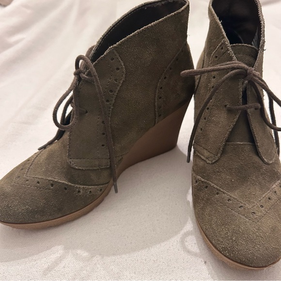 Mia Leather Wedge Ankle Booties Raphaella Women's Size 8.5 Lace Up Brown GG379 - Picture 2 of 8